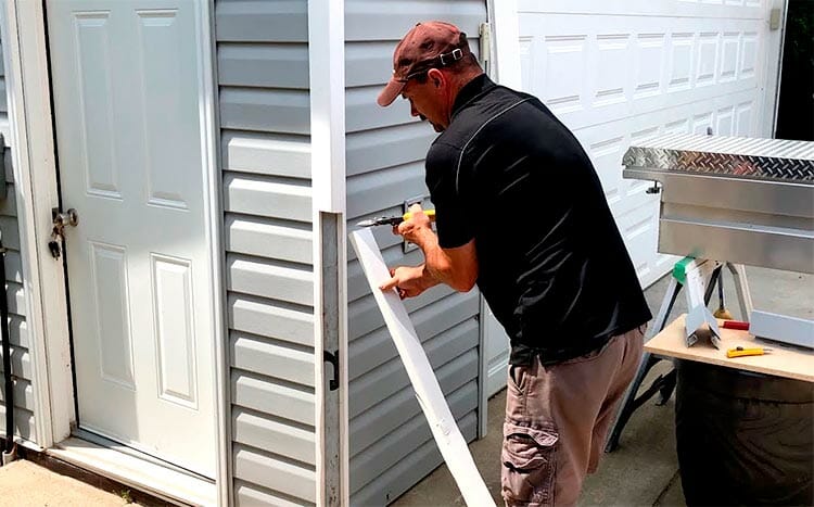Factors to consider before you paint or replace vinyl siding installing siding