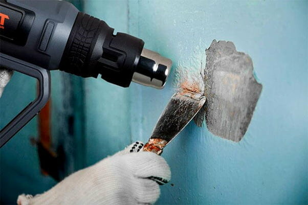 Is it safe to strip lead paint with a heat gun