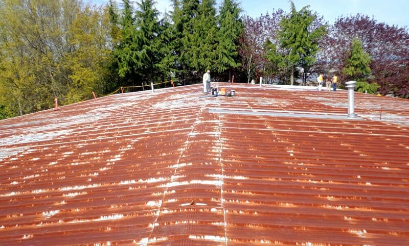 repairing metal roof before paint