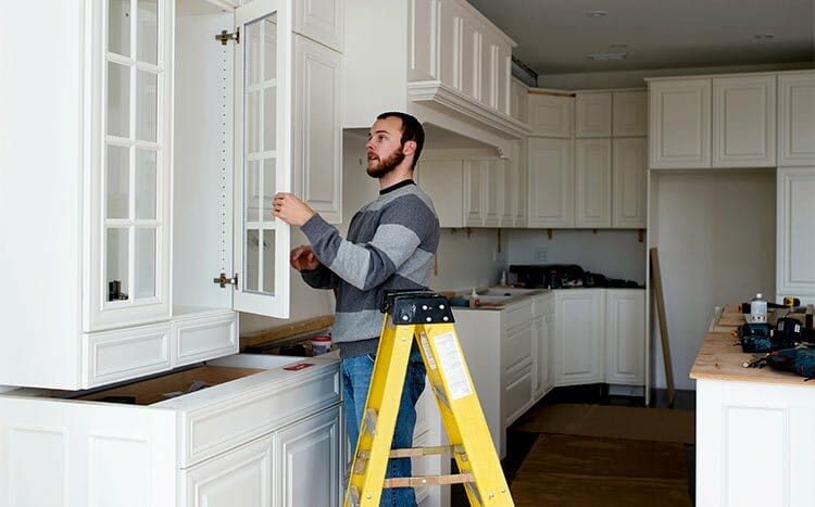 Mistake to avoid when replacing kitchen cabinets white color cabinet