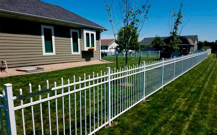 Can my neighbor build a fence on the property line white aluminium