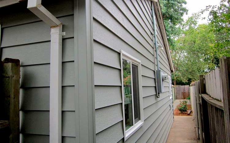 Does vinyl siding create moisture problems the house with vinyl siding