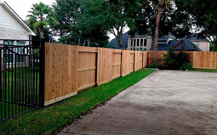 How Do You Know Where the Property Boundary Is mix fence