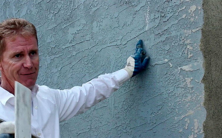 What to Look for In A Stucco Contractor painting