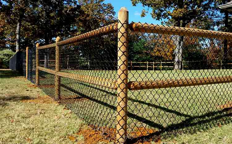 FAQ’s Wood Vs Chain Link Fence