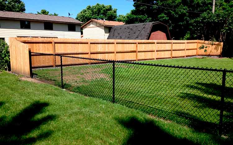 Wood Vs Chain Link Fence