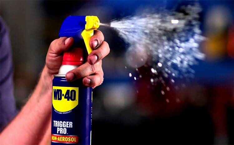 Can you remove paint from brick with WD 40