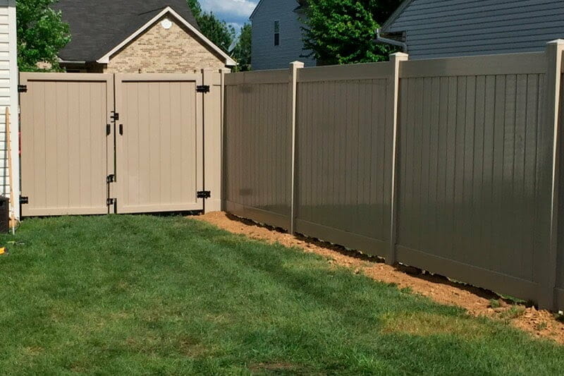 vinyl fencing