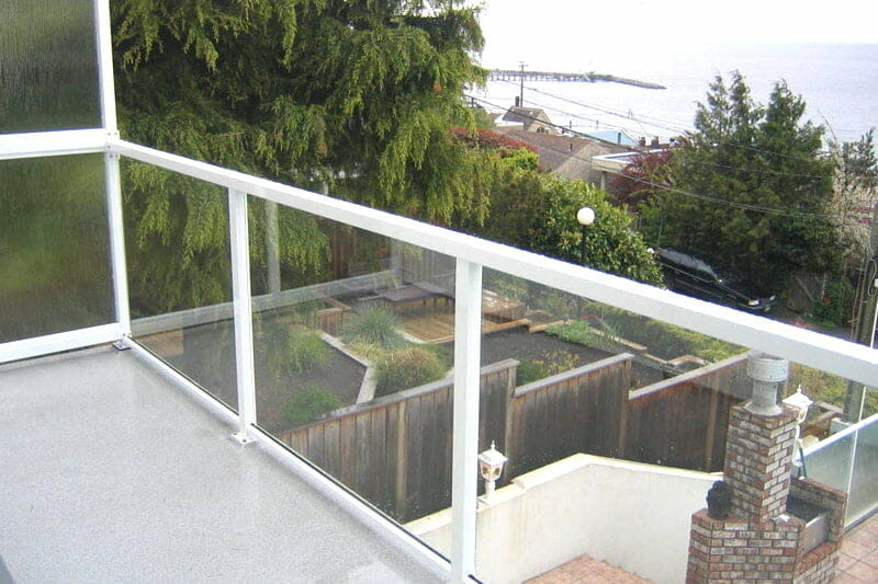 Glass Deck Railing (1)