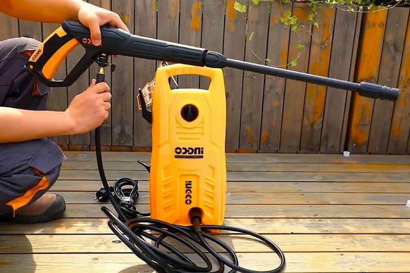 Step 3 Prepare your pressure washer for action
