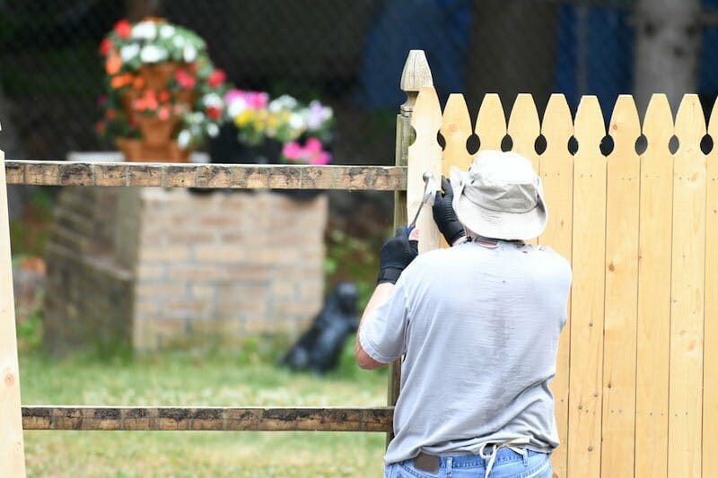 When do you tip fencing contractors