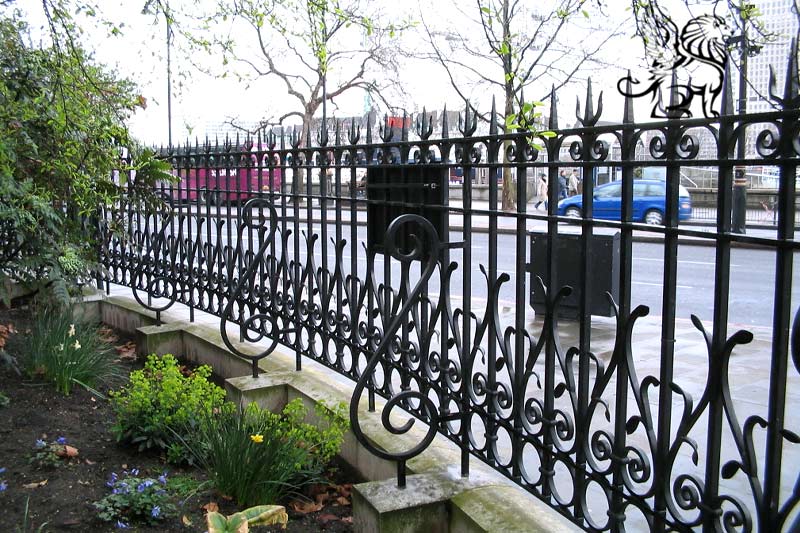 Pros Cons of Wrought Iron Fences Plus Possible Alternatives