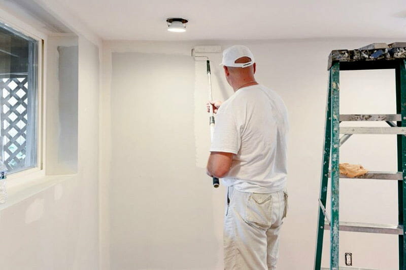 What can happen if you hire an unlicensed painter in California