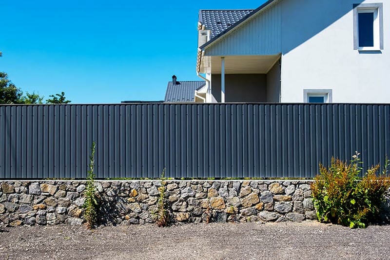Benefits of Using a Corrugated Metal Fence