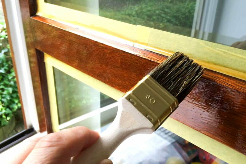 Painting wooden window frames yourself